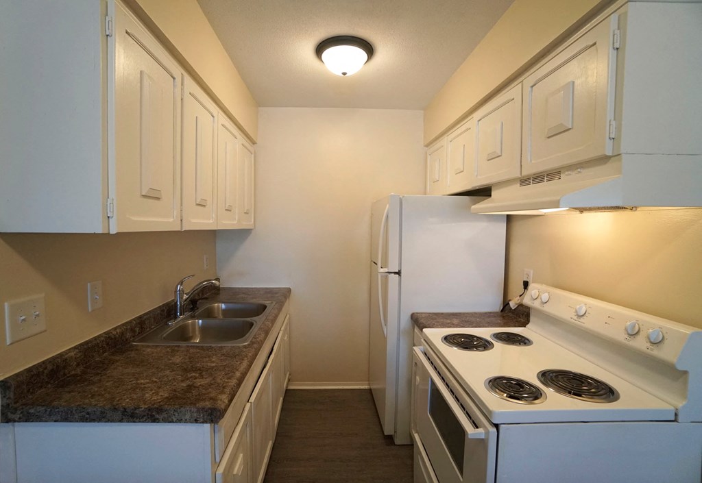 Granite Flats Apartments, 316 Larpenteur Ave E, East St. Paul, MN